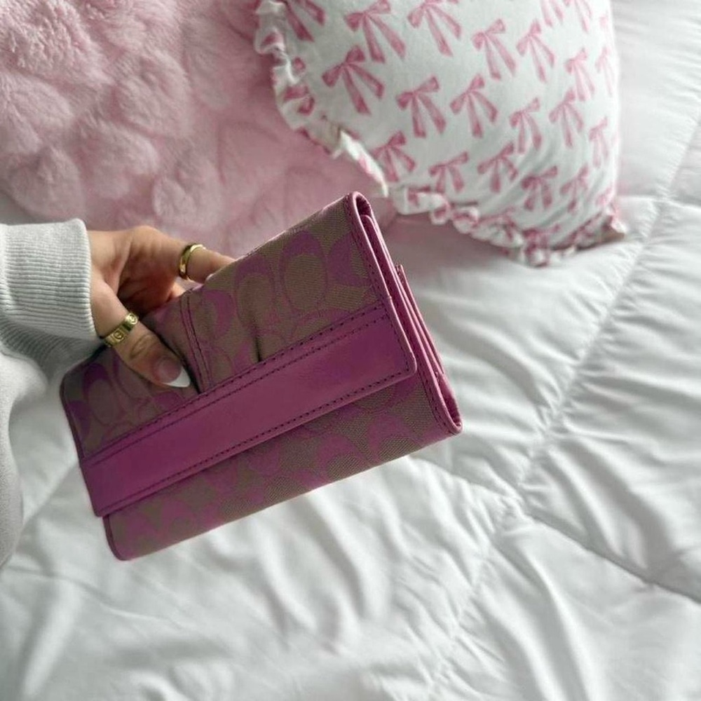 Y2K Coach Barbie‎ Pink Monogram Wallet - Picture 5 of 7